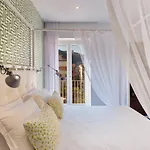Luxury&romantic With Balcony In