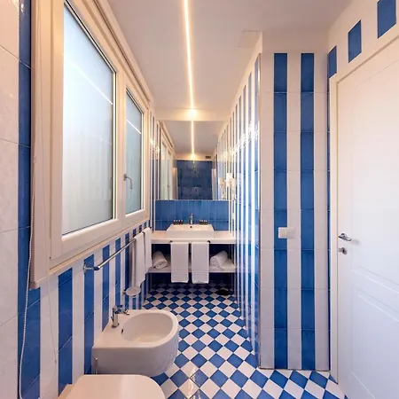 アパート Luxury&romantic With Balcony In