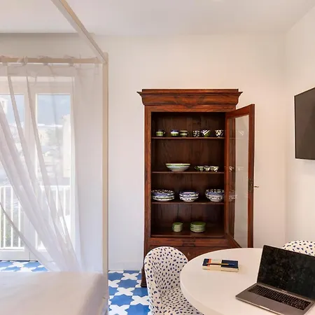 アパート Luxury&romantic With Balcony In *