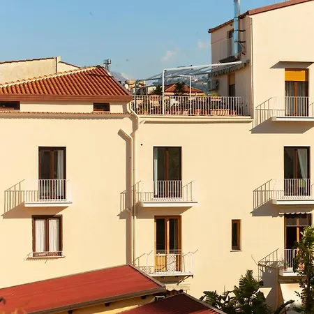 Luxury&romantic With Balcony In Apartment *